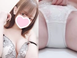 純白下着お姉さんが股間パンティー丸出しおっぱい動画自撮り